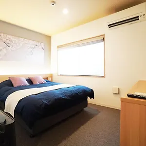 Matatabi Nishinokyo アパート